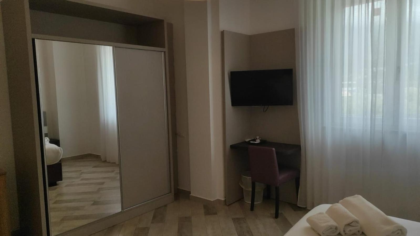 סאפרי La Perla Del Tirreno Guest House מראה חיצוני תמונה